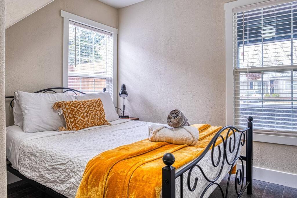 4br Victorian Walk To Uc Davis & Shriner Med Cen Holiday home *