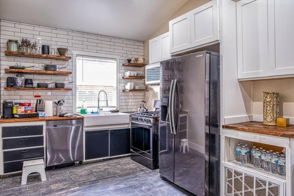 4br Victorian Walk To Uc Davis & Shriner Med Cen Holiday home *