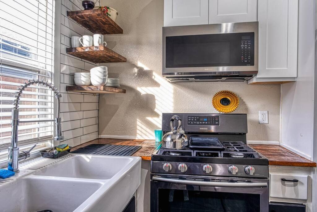 Holiday home 4br Victorian Walk To Uc Davis & Shriner Med Cen