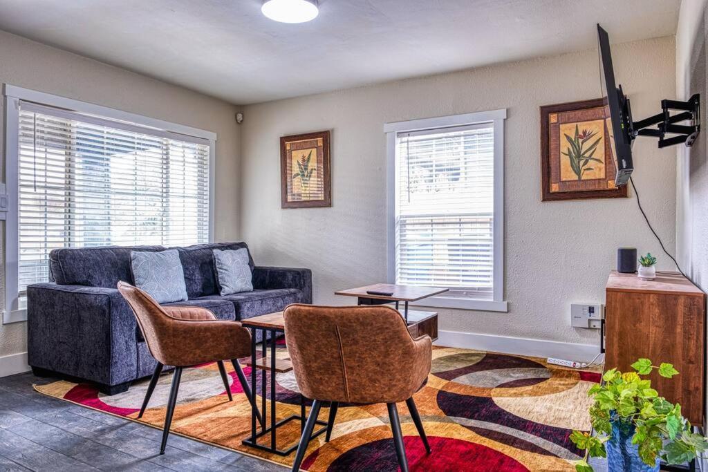 4br Victorian Walk To Uc Davis & Shriner Med Cen Holiday home Sacramento