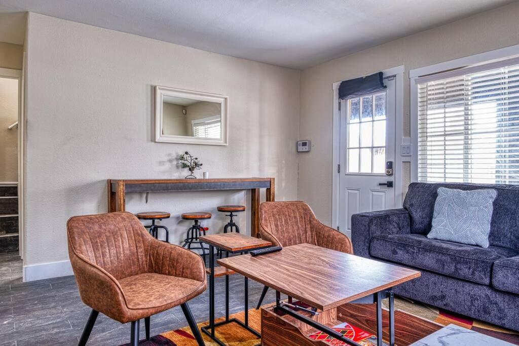 4br Victorian Walk To Uc Davis & Shriner Med Cen Sacramento
